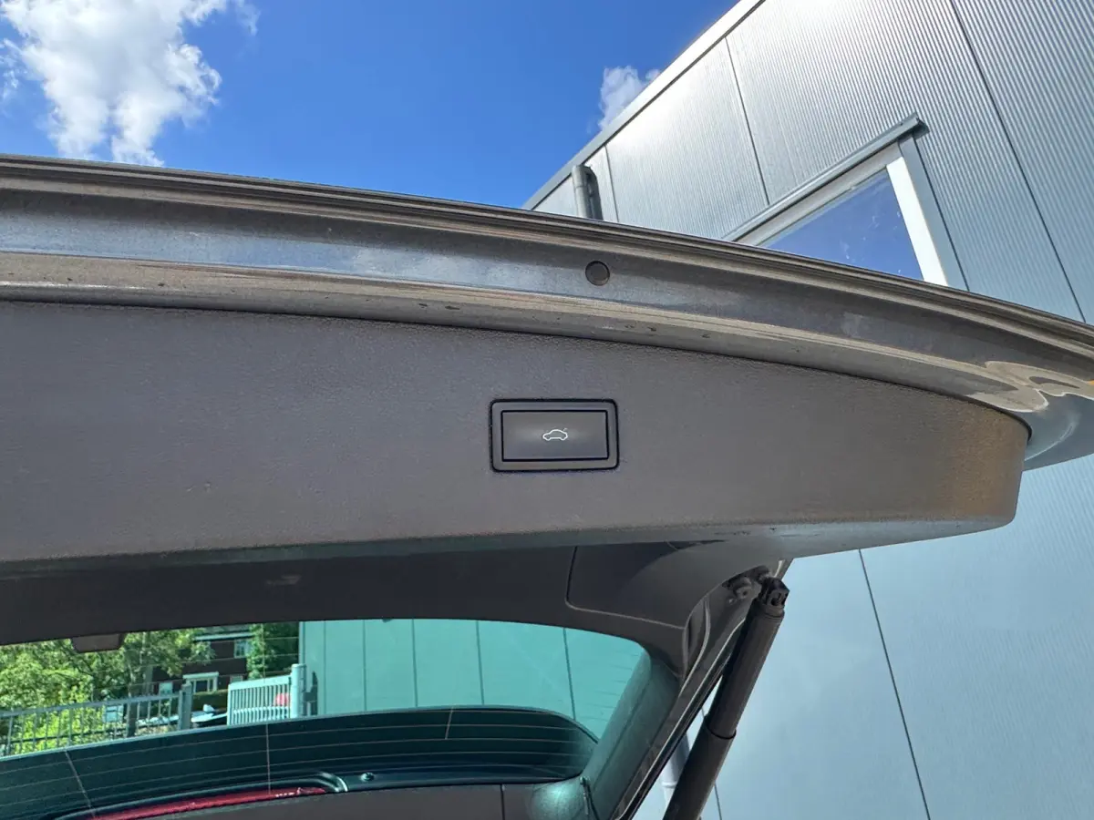 2.0 TSI 4Motion Highline R-Line * Panoramadak * Navigatie * Parkeercamera *