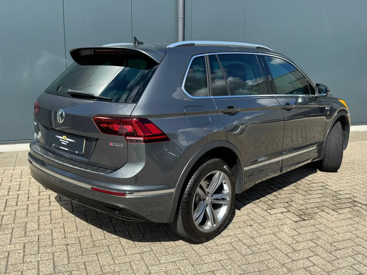 2.0 TSI 4Motion Highline R-Line * Panoramadak * Navigatie * Parkeercamera *
