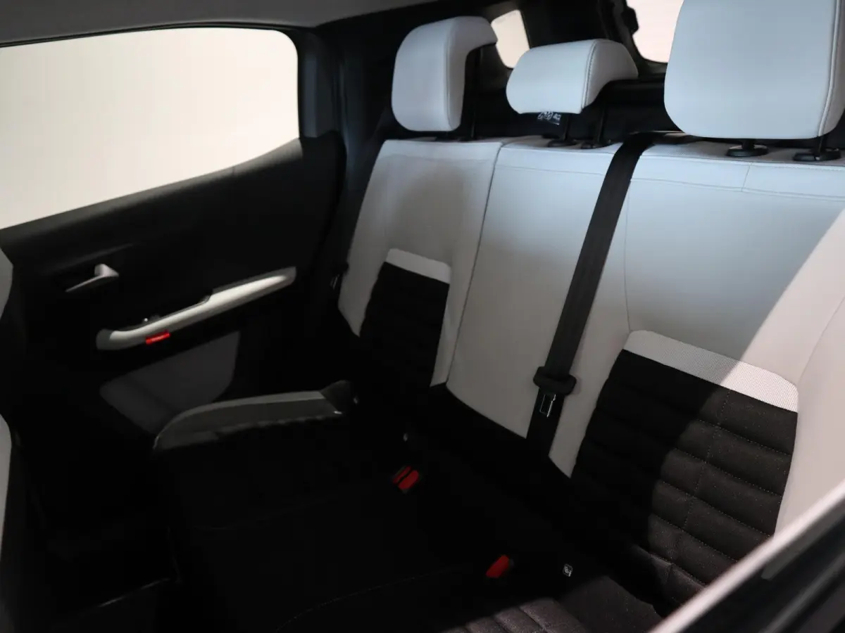 Hybrid 145pk Max | Automaat | Climate Control | Full Map Navigatie | Apple Carplay / Android Auto | Camera | Parkeersensoren | Bekleding Half Leder | 17" Lichtmetalen Velgen | Direct uit Voo