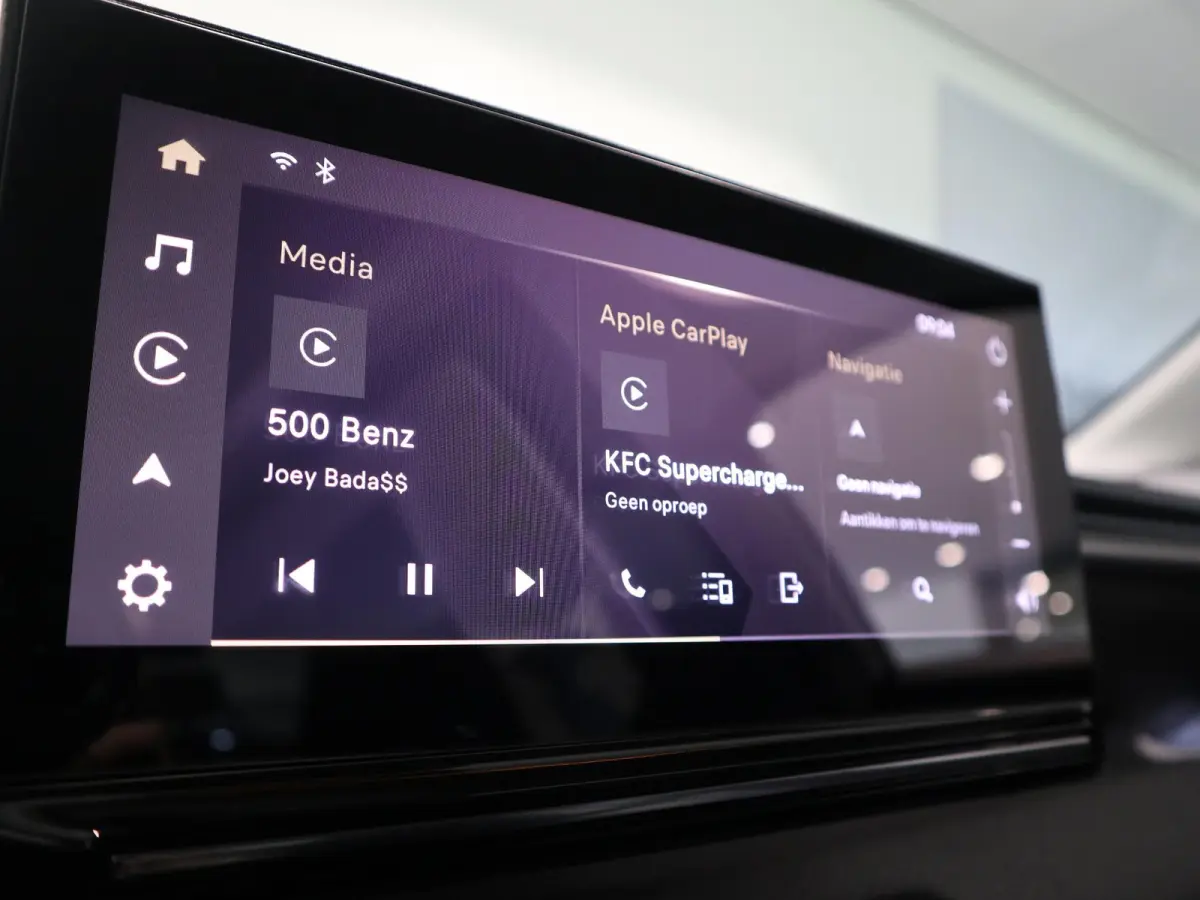 Hybrid 145pk Max | Automaat | Climate Control | Full Map Navigatie | Apple Carplay / Android Auto | Camera | Parkeersensoren | Bekleding Half Leder | 17" Lichtmetalen Velgen | Direct uit Voo