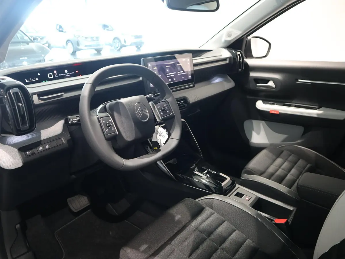 Hybrid 145pk Max | Automaat | Climate Control | Full Map Navigatie | Apple Carplay / Android Auto | Camera | Parkeersensoren | Bekleding Half Leder | 17" Lichtmetalen Velgen | Direct uit Voo