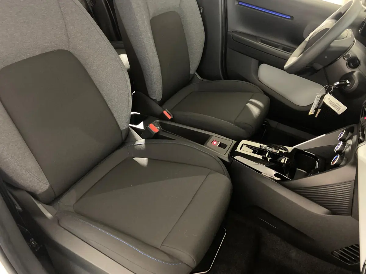You 113pk 44 kWh Zeer zuinig l Airco | Cruise Control | Smartphone Integratie | Direct uit Voorraad Leverbaar!