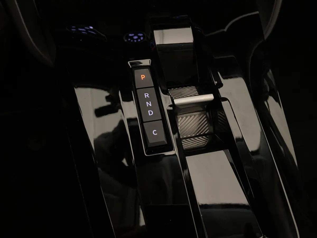 You 113pk 44 kWh Zeer zuinig l Airco | Cruise Control | Smartphone Integratie | Direct uit Voorraad Leverbaar!