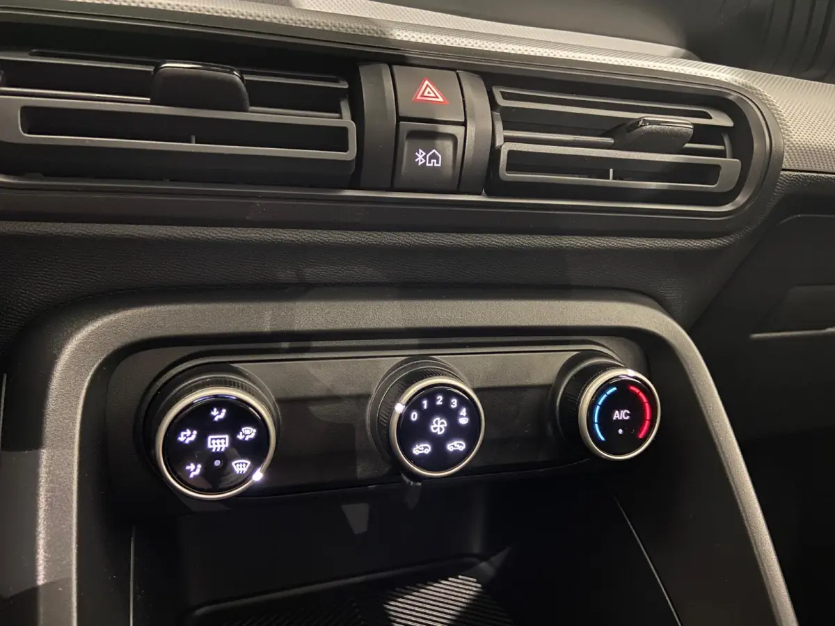 You 113pk 44 kWh Zeer zuinig l Airco | Cruise Control | Smartphone Integratie | Direct uit Voorraad Leverbaar!