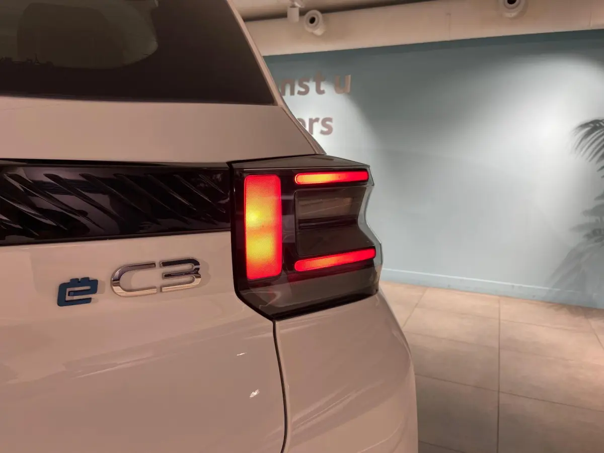 You 113pk 44 kWh Zeer zuinig l Airco | Cruise Control | Smartphone Integratie | Direct uit Voorraad Leverbaar!