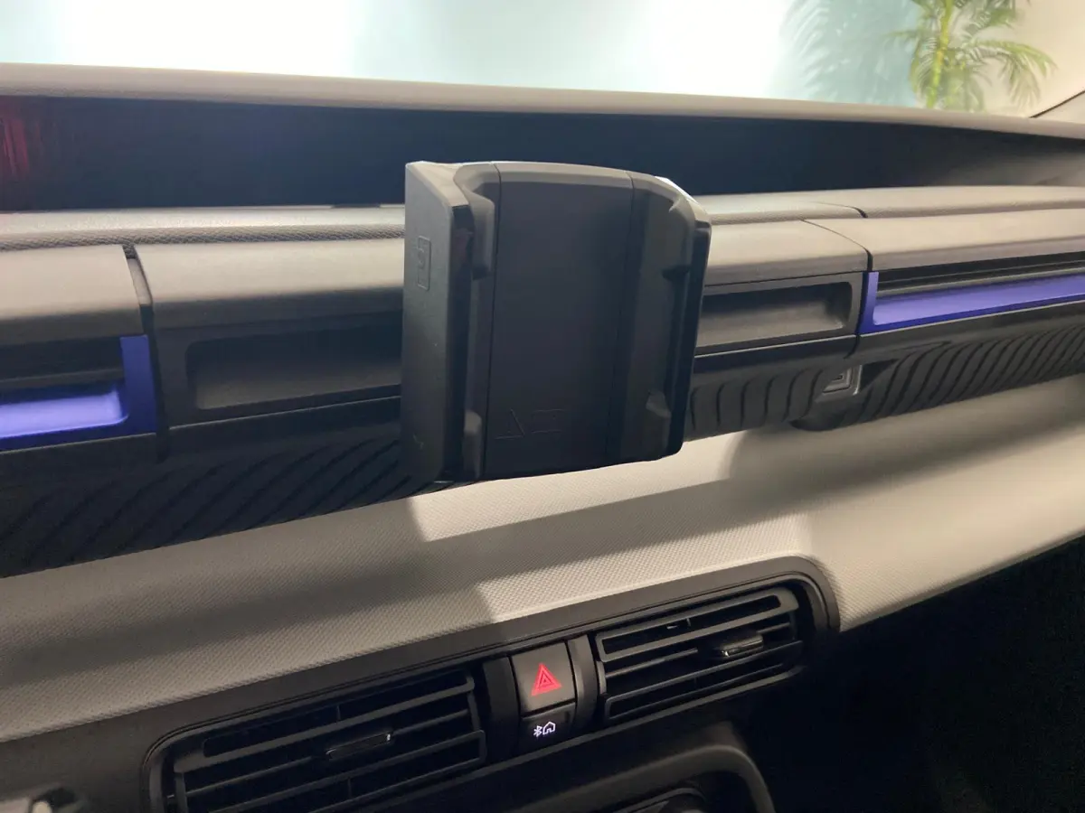 You 113pk 44 kWh Zeer zuinig l Airco | Cruise Control | Smartphone Integratie | Direct uit Voorraad Leverbaar!
