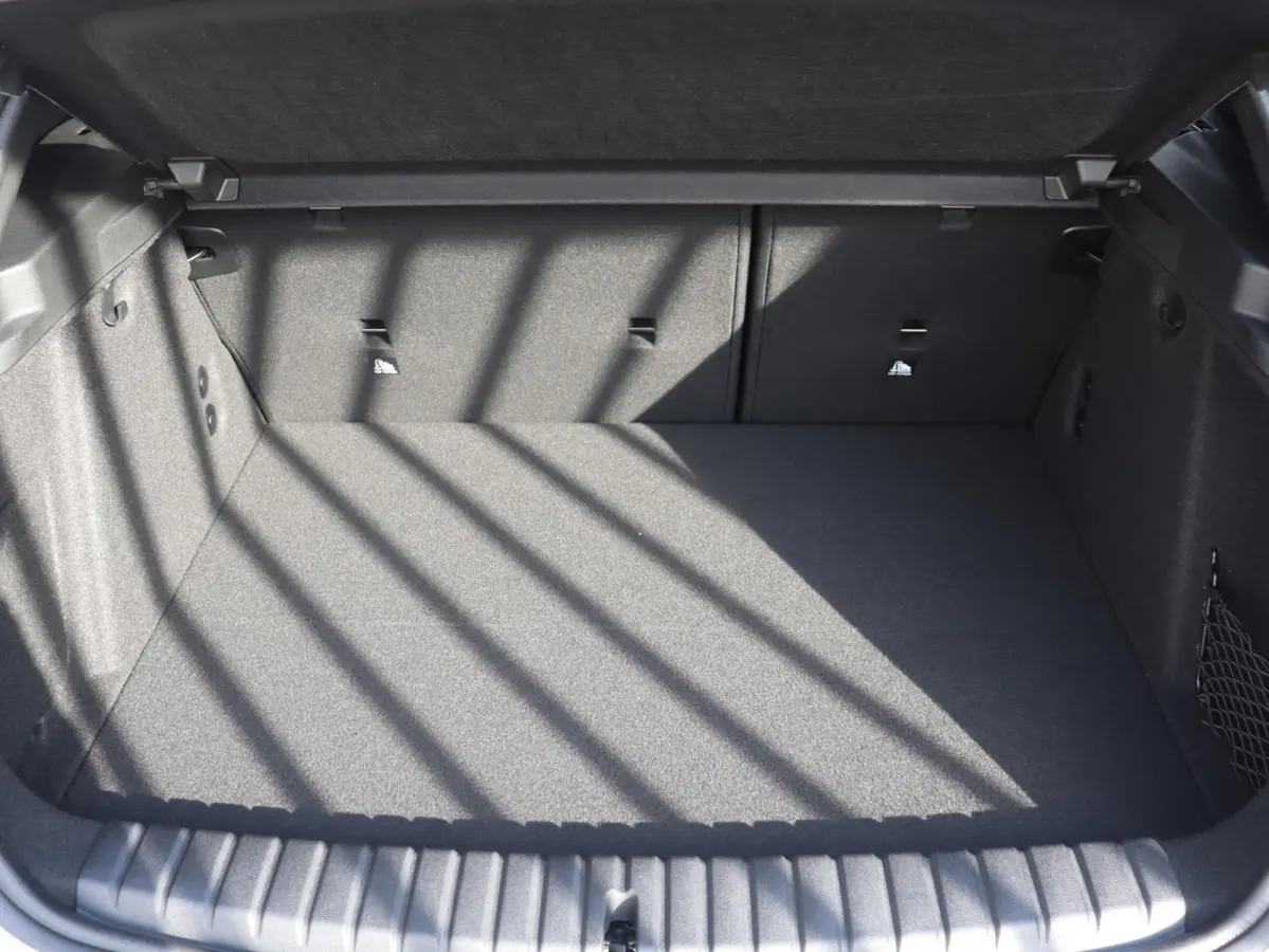 5-deurs 120 | M Sportpakket | Panodak | Getint Glas | Camera | Sportstoelen | Climate Control | Verwambare Voorstoelen | 18'' LMV