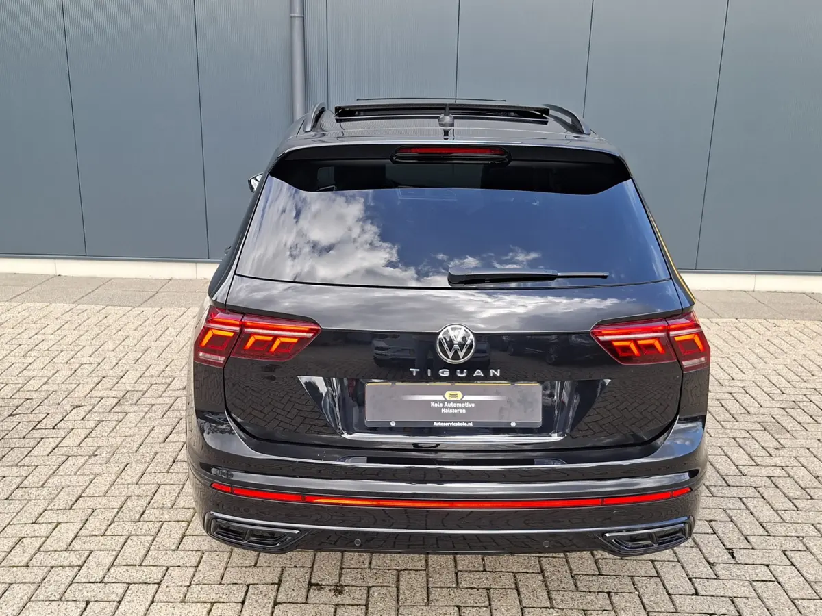 1.5 TSI R-Line Blackstyle * Panoramadak * Stoel/stuurverwarming * Navigatiesysteem