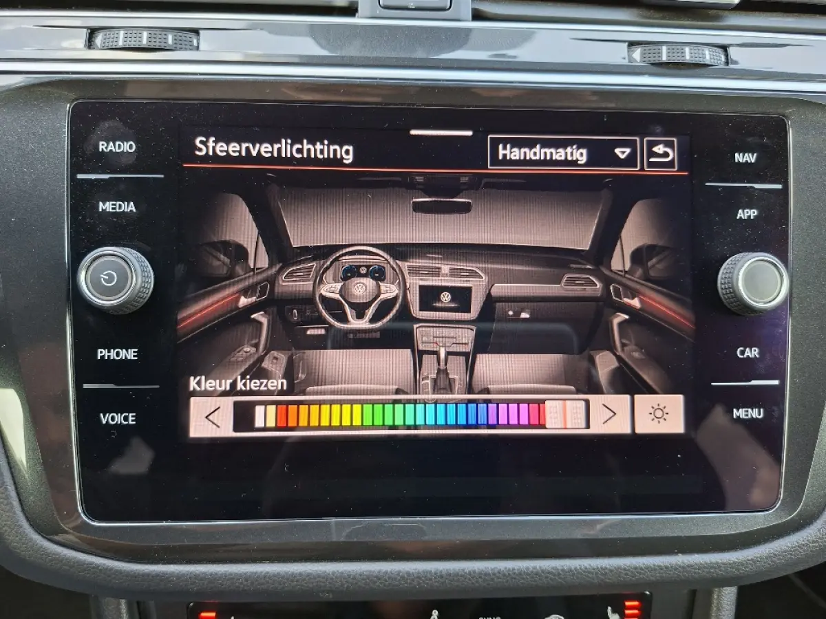 1.5 TSI R-Line Blackstyle * Panoramadak * Stoel/stuurverwarming * Navigatiesysteem
