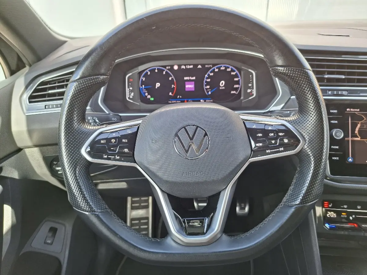 1.5 TSI R-Line Blackstyle * Panoramadak * Stoel/stuurverwarming * Navigatiesysteem