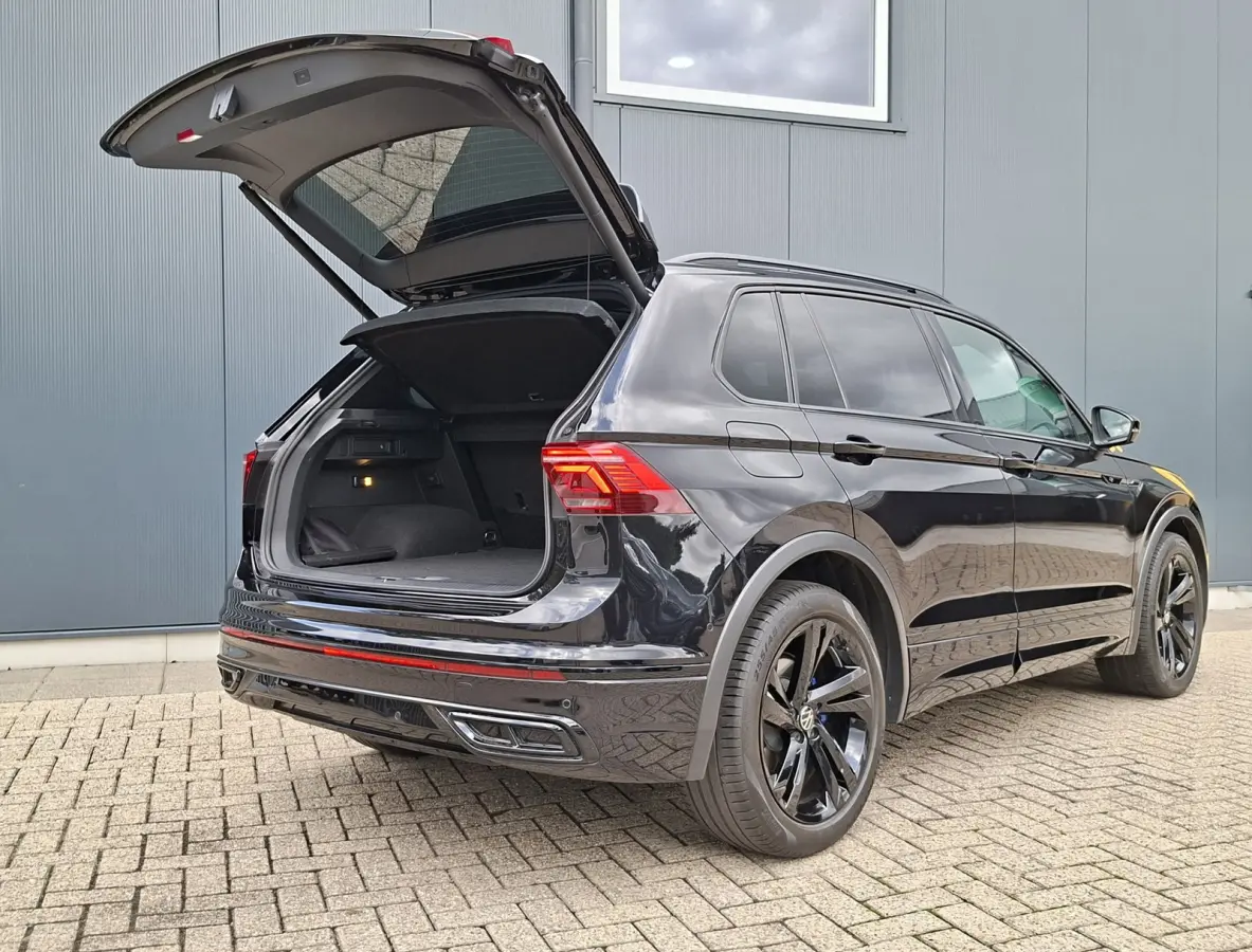 1.5 TSI R-Line Blackstyle * Panoramadak * Stoel/stuurverwarming * Navigatiesysteem