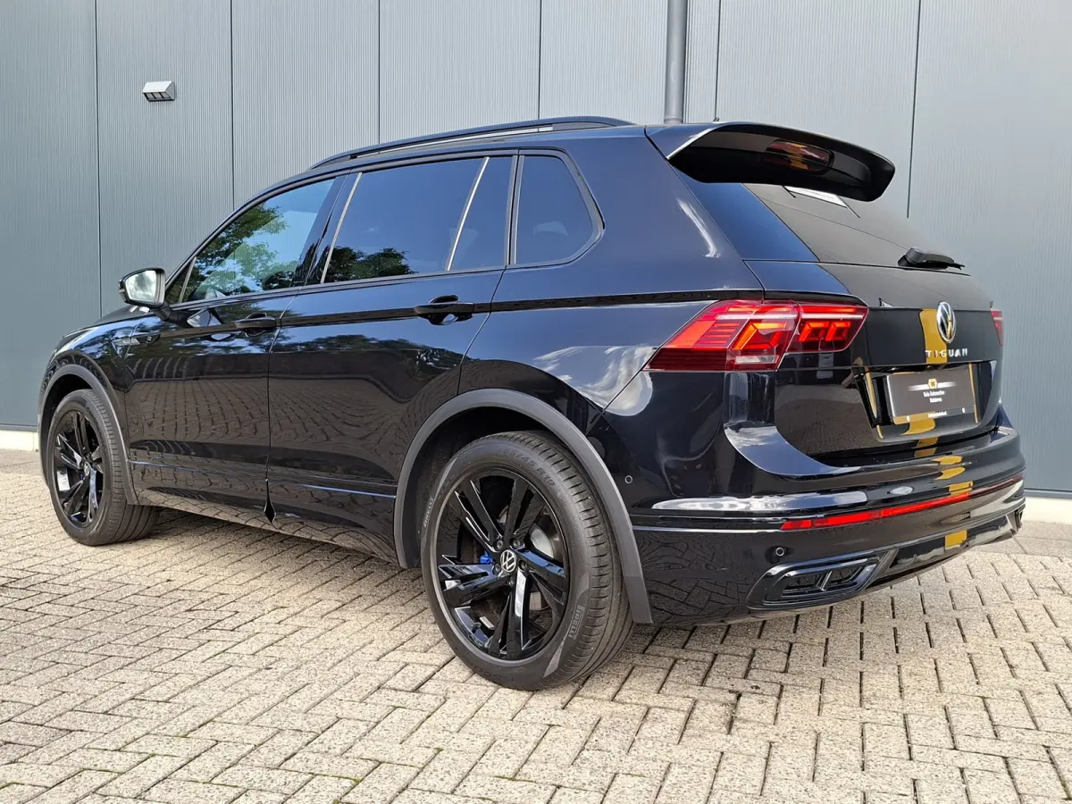 1.5 TSI R-Line Blackstyle * Panoramadak * Stoel/stuurverwarming * Navigatiesysteem
