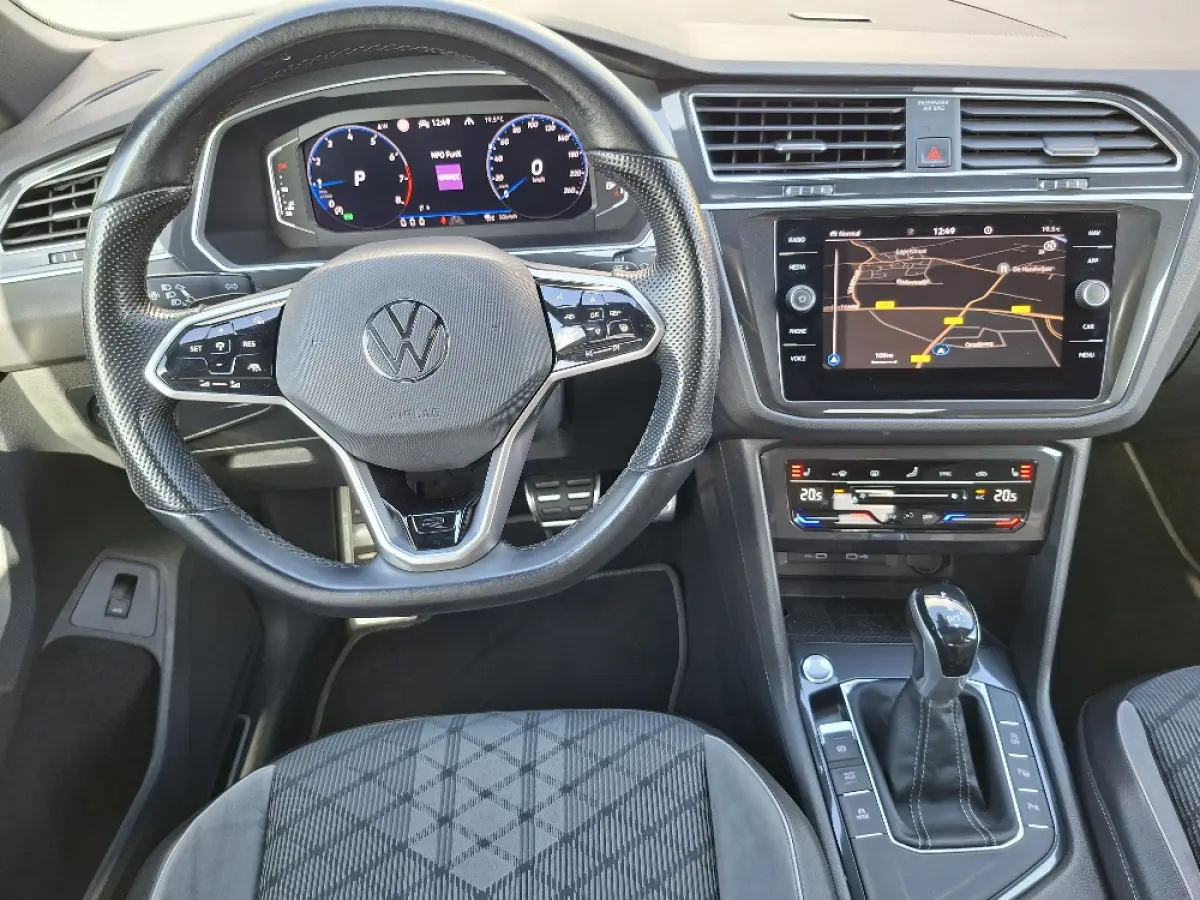 1.5 TSI R-Line Blackstyle * Panoramadak * Stoel/stuurverwarming * Navigatiesysteem