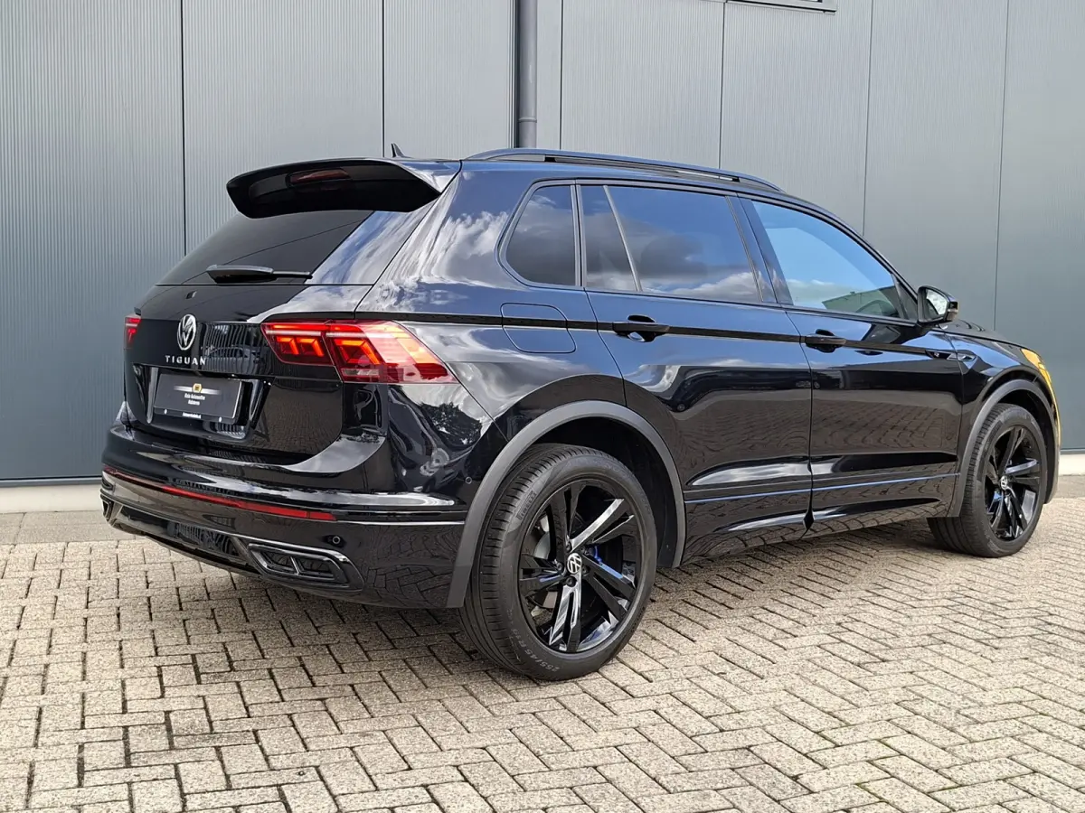 1.5 TSI R-Line Blackstyle * Panoramadak * Stoel/stuurverwarming * Navigatiesysteem