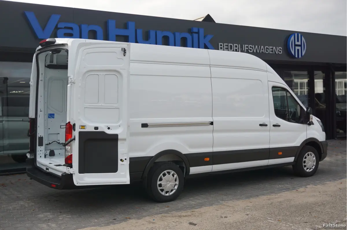 350L 105PK L4H3 BPM VRIJ!! Navi, 360° Camera, Adap. Cruise, Stoel-Stoel!! NR.  A31