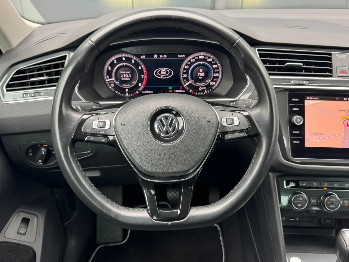 1.4 TSI Automaat R-Line * Led Plus * Parkeeramera * Stoelverwarming * Adaptieve Cruise Control *