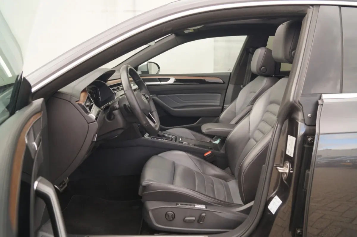 1.4 TSI eHybrid Elegance Business Plus -PANO-LEER-