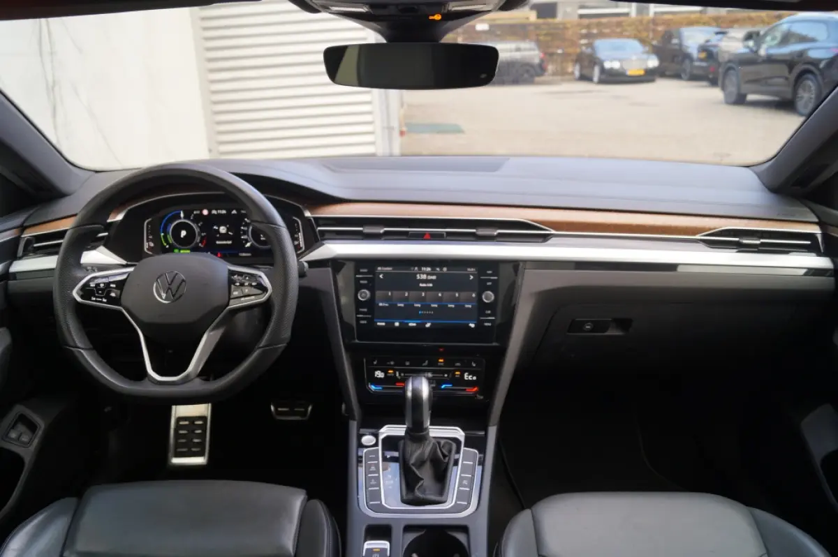 1.4 TSI eHybrid Elegance Business Plus -PANO-LEER-