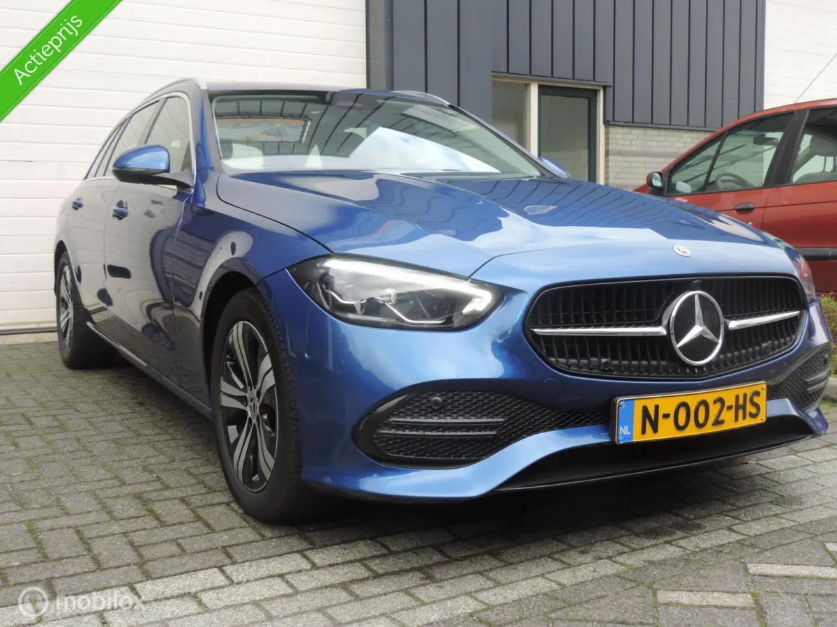 200 Launch Edition Luxury Line HEV!