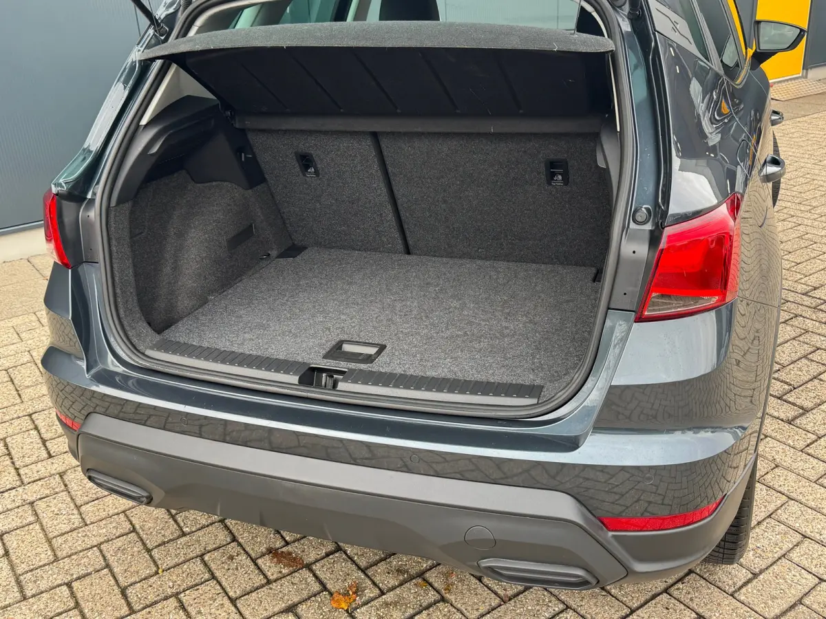 1.0 TSI 110pk Style * AUTOMAAT* Navigatiesysteem* Parkeercamera * Alcantara *