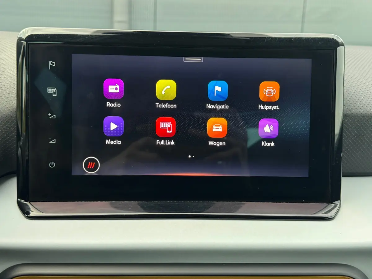 1.0 TSI 110pk Style * AUTOMAAT* Navigatiesysteem* Parkeercamera * Alcantara *
