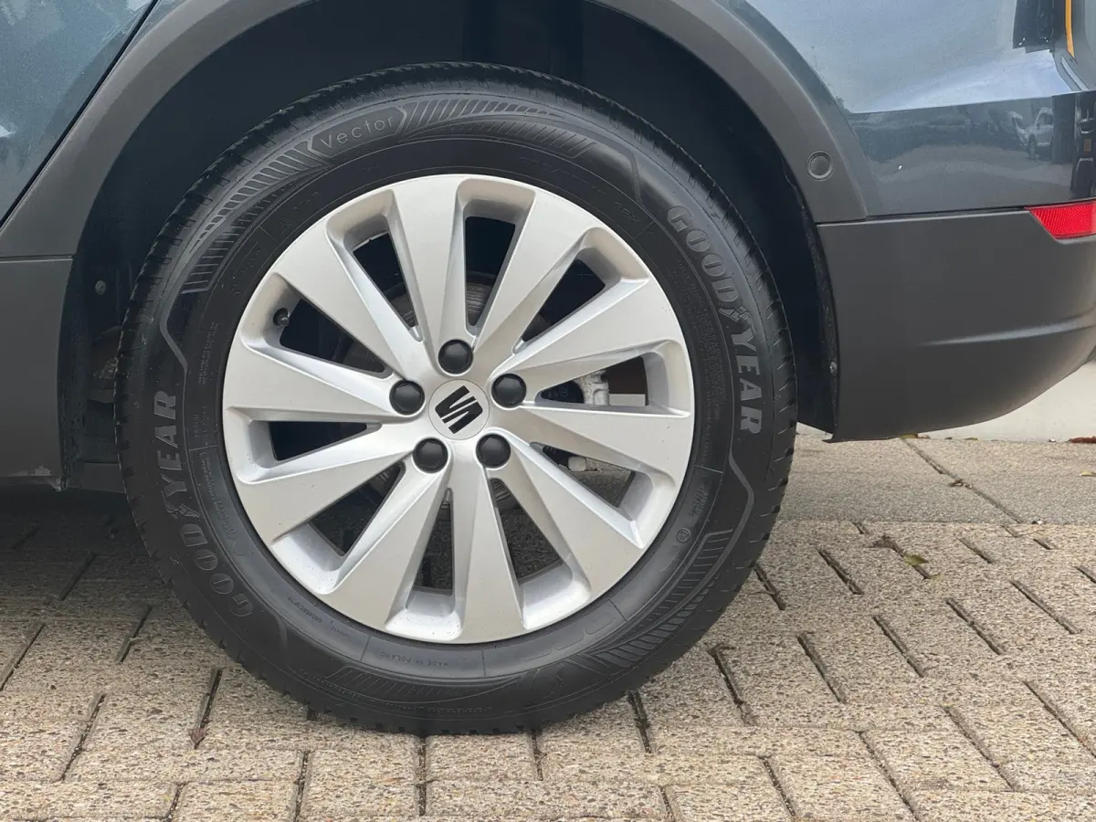 1.0 TSI 110pk Style * AUTOMAAT* Navigatiesysteem* Parkeercamera * Alcantara *