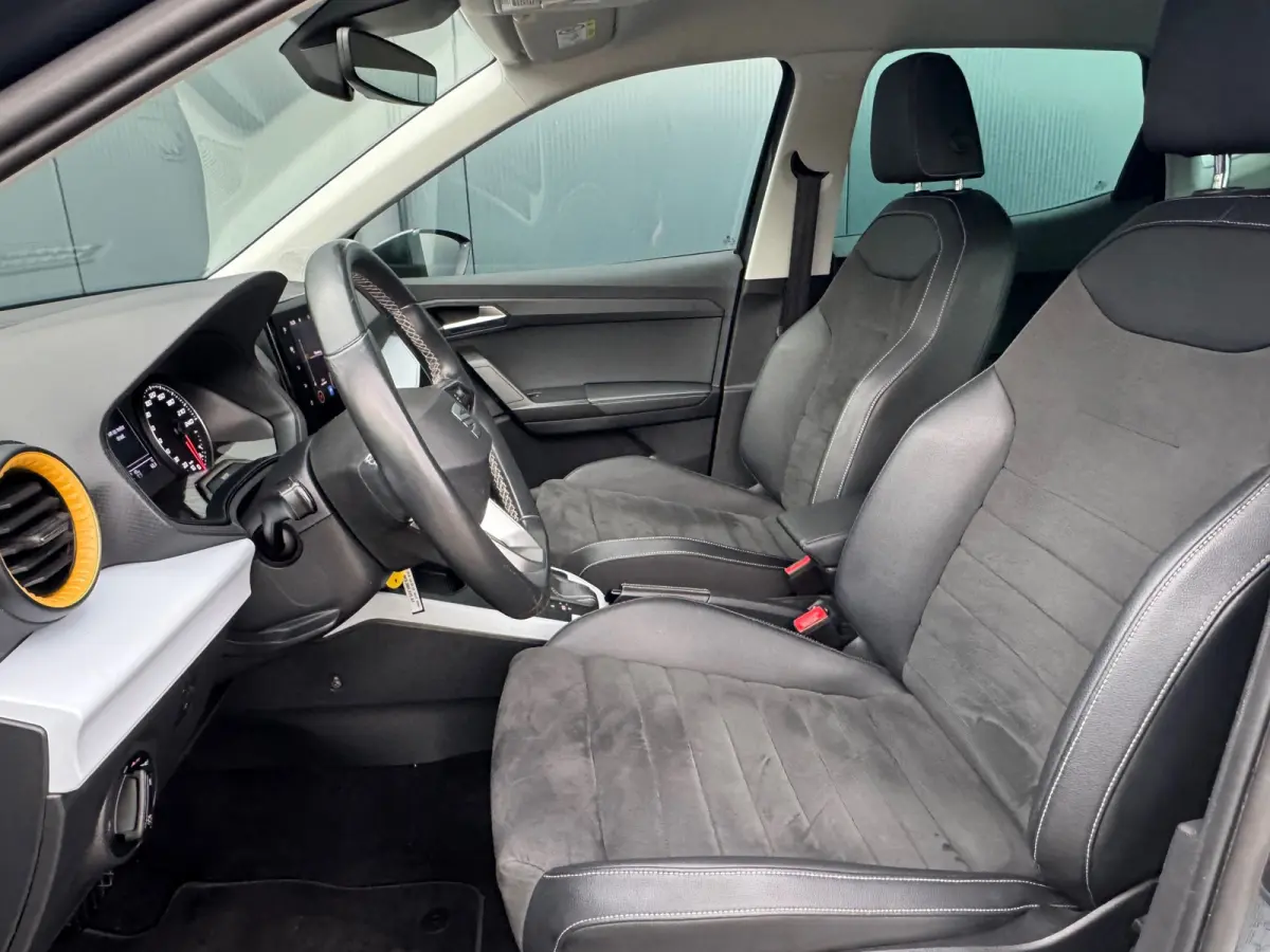 1.0 TSI 110pk Style * AUTOMAAT* Navigatiesysteem* Parkeercamera * Alcantara *