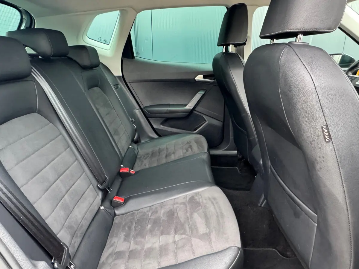 1.0 TSI 110pk Style * AUTOMAAT* Navigatiesysteem* Parkeercamera * Alcantara *