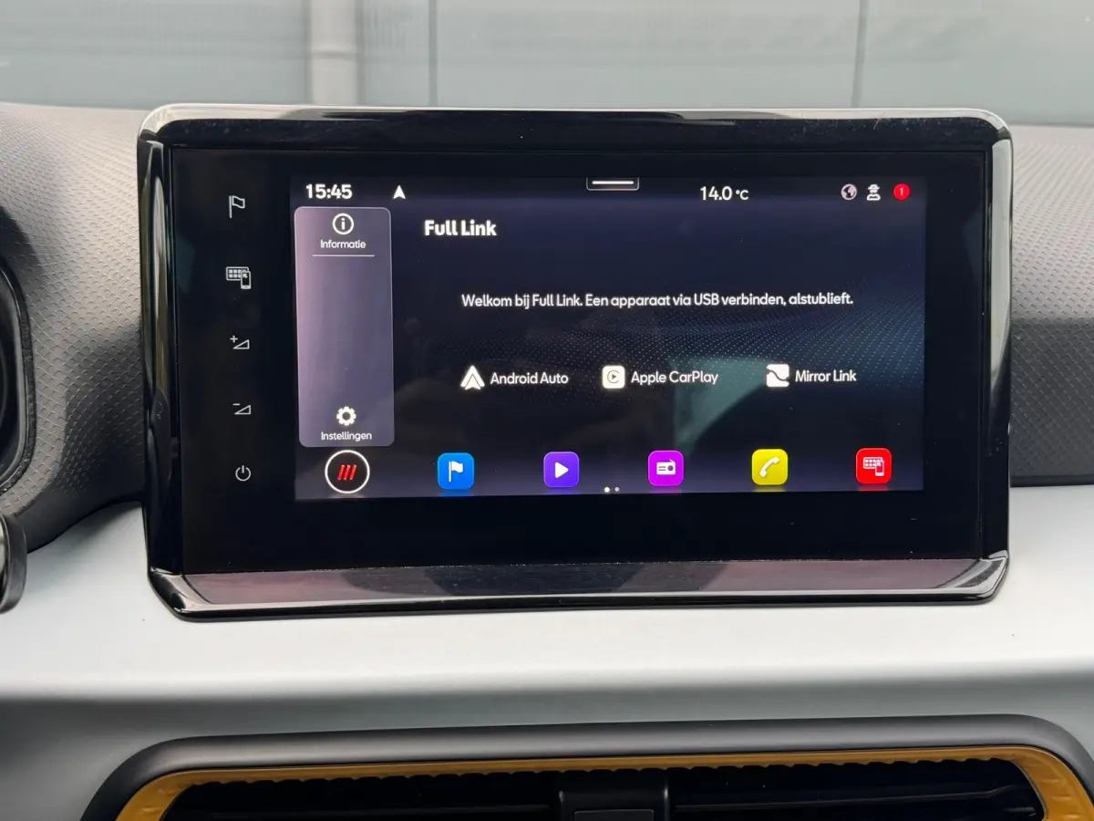 1.0 TSI 110pk Style * AUTOMAAT* Navigatiesysteem* Parkeercamera * Alcantara *