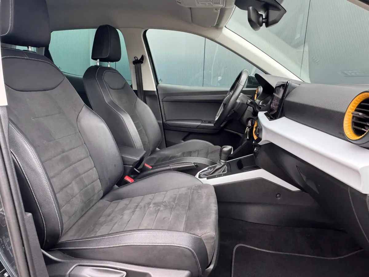 1.0 TSI 110pk Style * AUTOMAAT* Navigatiesysteem* Parkeercamera * Alcantara *