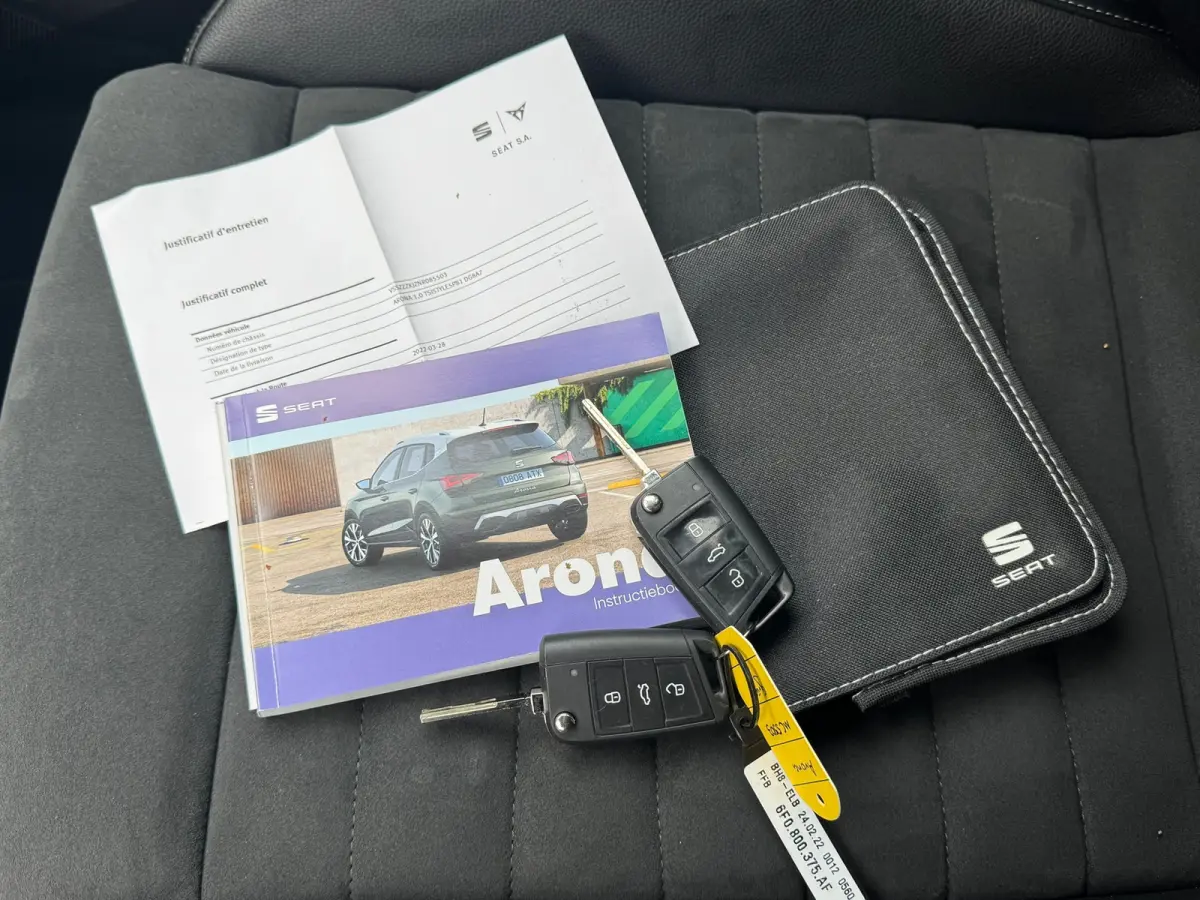 1.0 TSI 110pk Style * AUTOMAAT* Navigatiesysteem* Parkeercamera * Alcantara *