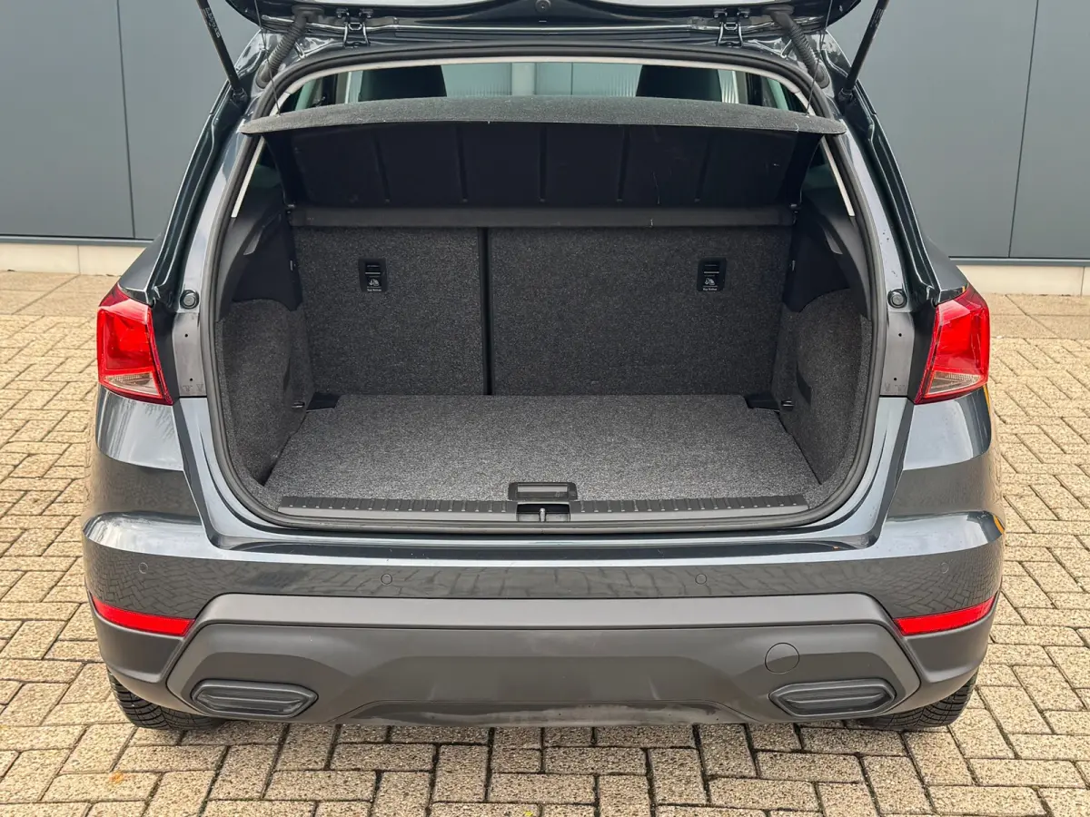 1.0 TSI 110pk Style * AUTOMAAT* Navigatiesysteem* Parkeercamera * Alcantara *