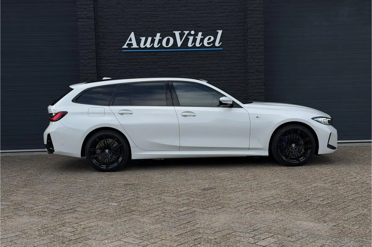 330e M-Sport | 19,5 kWh Accu | Panodak | Head-Up | Memory | Trekhaak | 360° Camera | Fabrieksgarantie