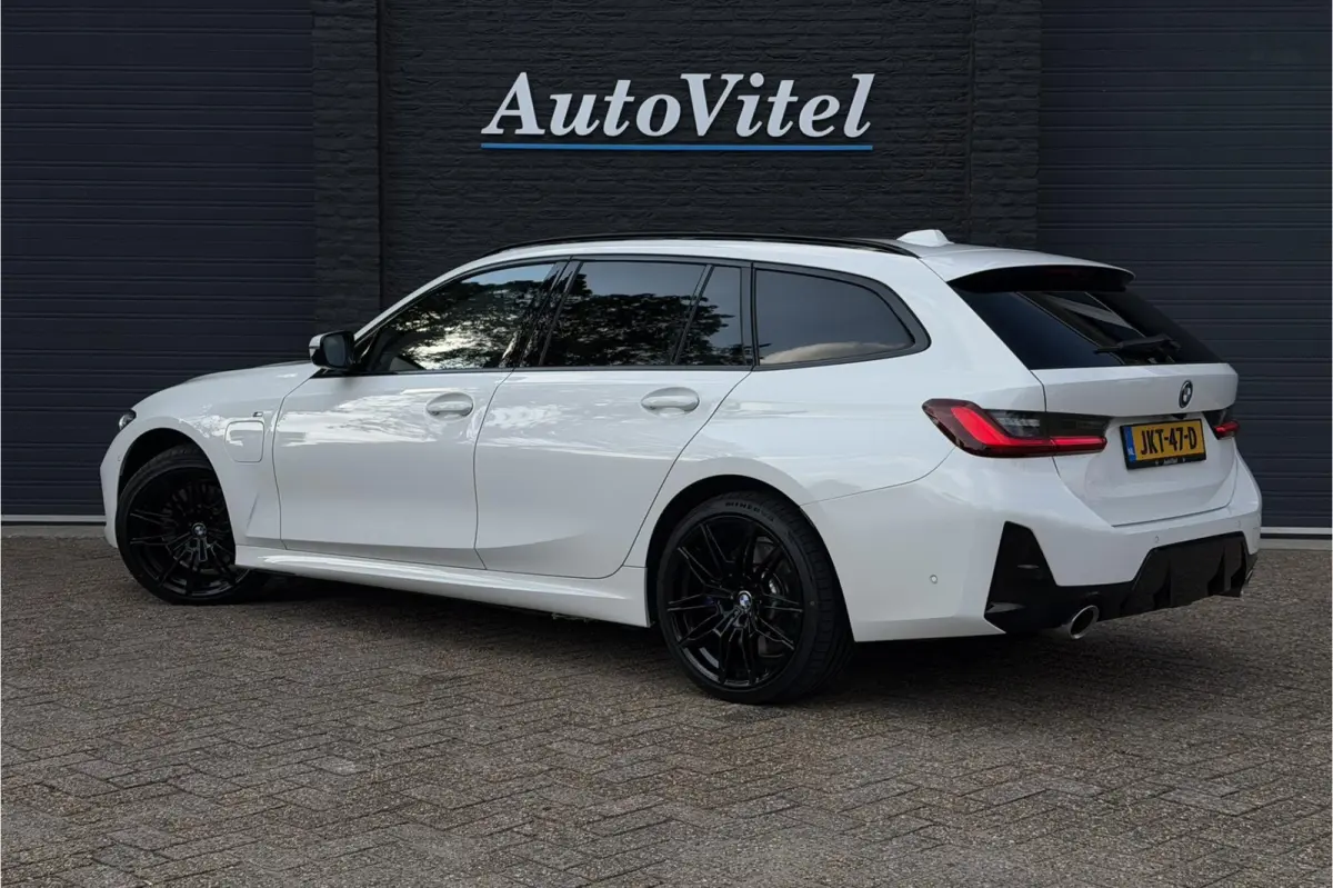330e M-Sport | 19,5 kWh Accu | Panodak | Head-Up | Memory | Trekhaak | 360° Camera | Fabrieksgarantie