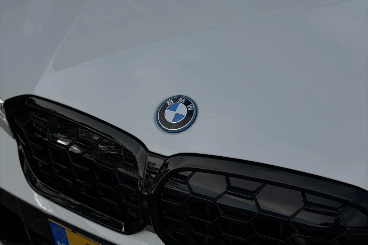 330e M-Sport | 19,5 kWh Accu | Panodak | Head-Up | Memory | Trekhaak | 360° Camera | Fabrieksgarantie