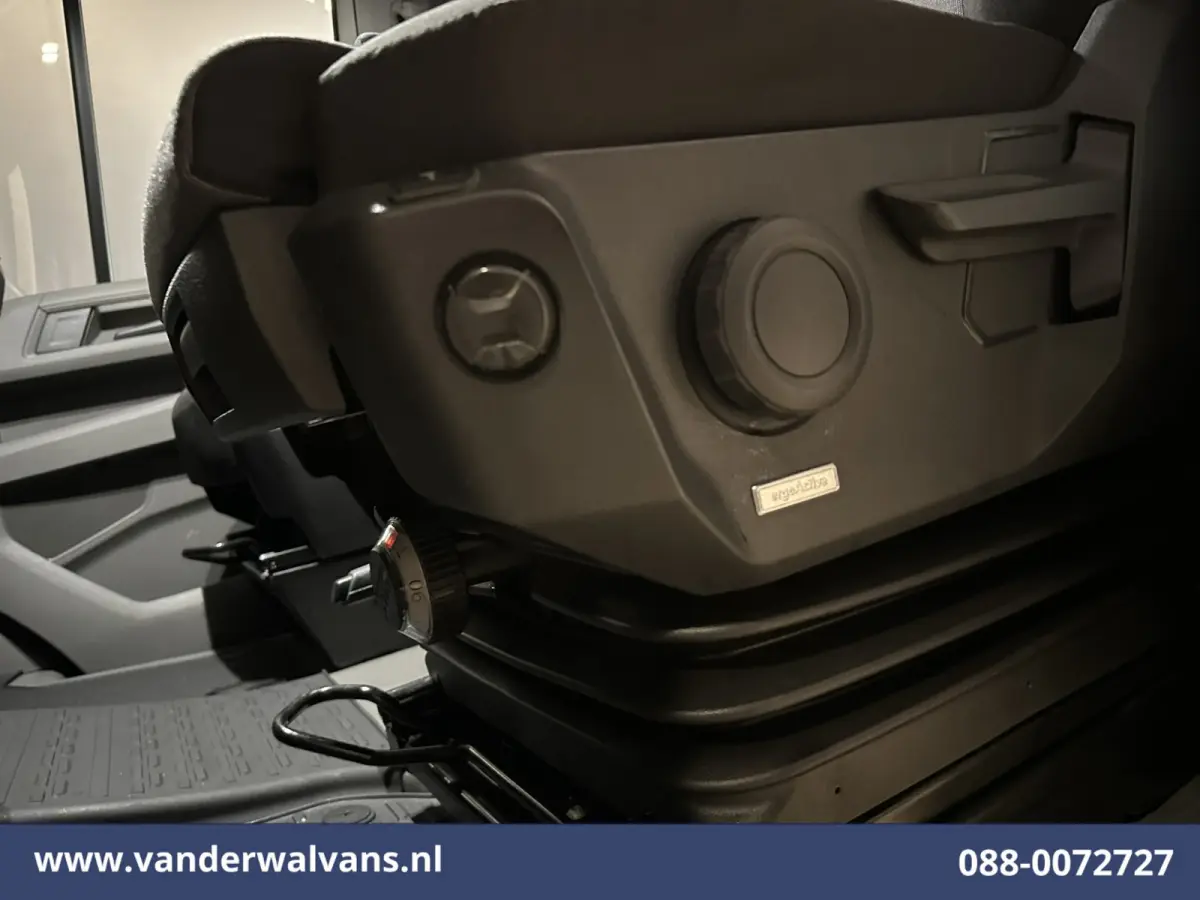 2.0 TDI 141pk L3H3 L2H2 Euro6 Airco | Camera | Apple Carplay | Android Auto | Cruisecontrol | Massagestoel Chauffeursstoel, 2800kg trekvermogen