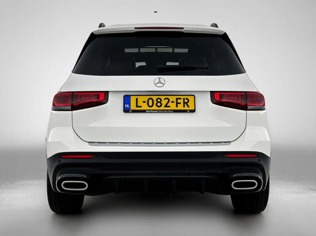180 Business Solution AMG | PANORAMADAK | WIDESCREEN COCKPIT | ELEKTRISCHE ACHTERKLEP | ACHTERUITRIJCAMERA | SFEERVERLICHTING | STOELVERWARMING | ELEKTRISCHE VOORSTOELEN MET GEHEUGEN | SPORT