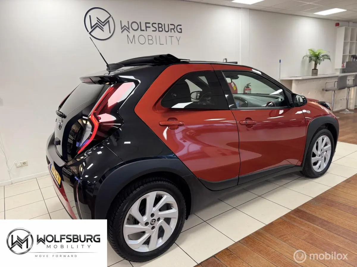 1.0 VVT-i MT Play Cabrio | Line Assist| Climate & Cruise Control | NAV.