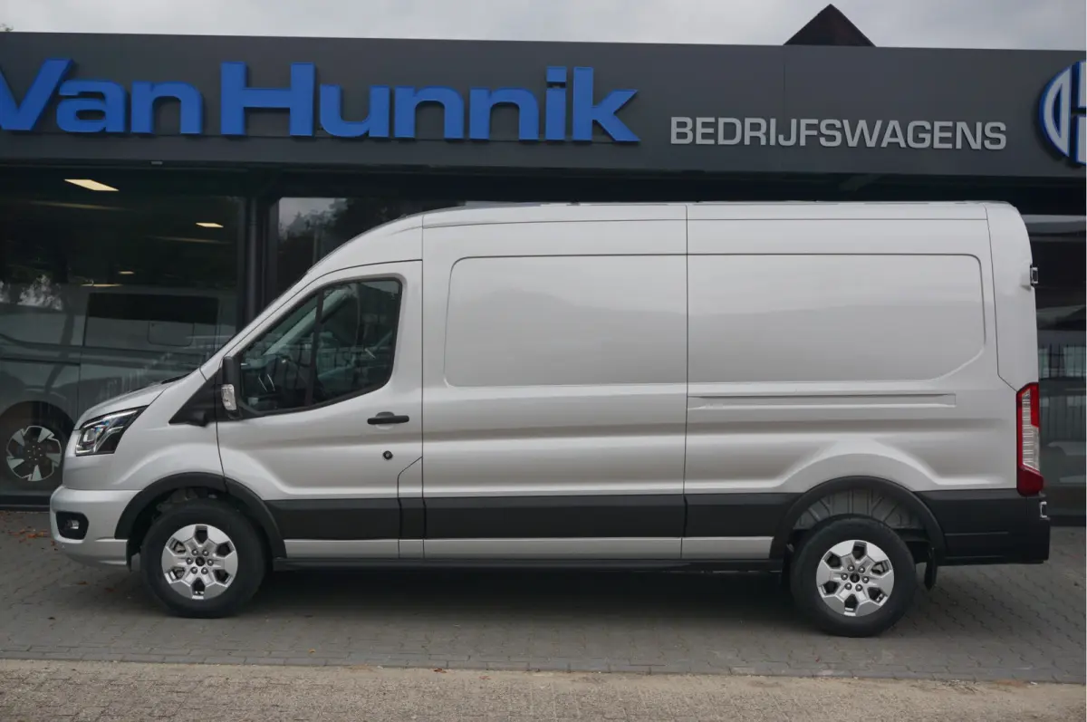 350L L3H2 Limited AUT-10 RWD 165PK BPM VRIJ 3.5T Trekhaak, Navi, Adap. Cruise, 360° Cam!! NR. A205