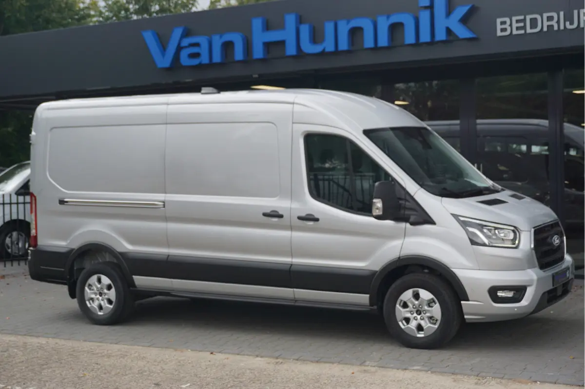 350L L3H2 Limited AUT-10 RWD 165PK BPM VRIJ 3.5T Trekhaak, Navi, Adap. Cruise, 360° Cam!! NR. A207