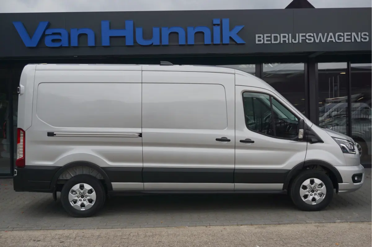 350L L3H2 Limited AUT-10 RWD 165PK BPM VRIJ 3.5T Trekhaak, Navi, Adap. Cruise, 360° Cam!! NR. A216