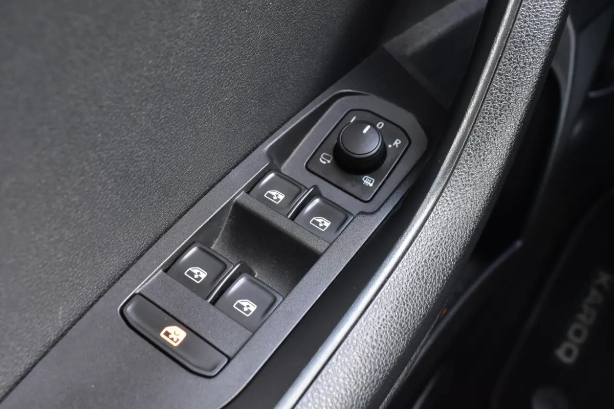 1.0 TSI Clever Edition|Cruise control|Navi|PDC|