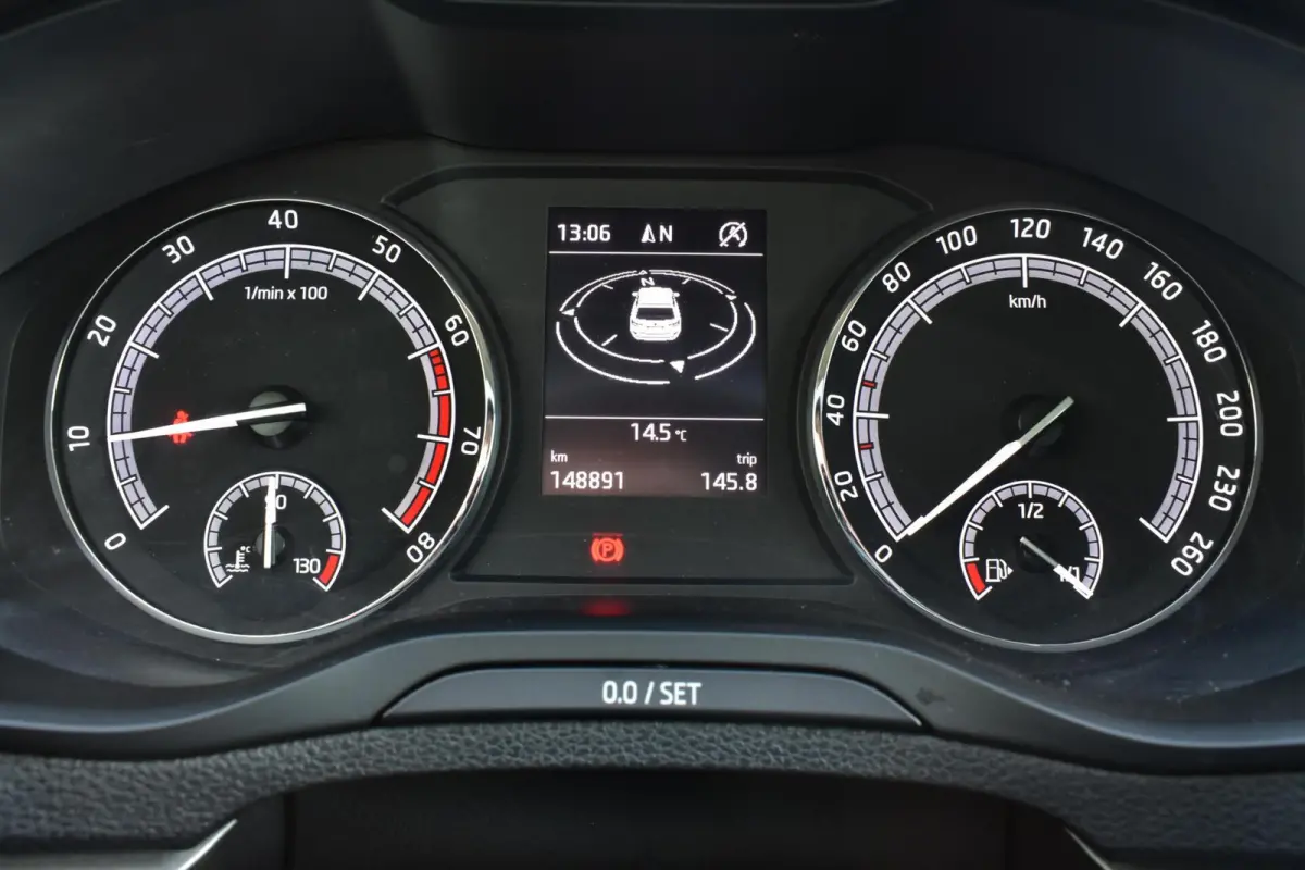 1.0 TSI Clever Edition|Cruise control|Navi|PDC|