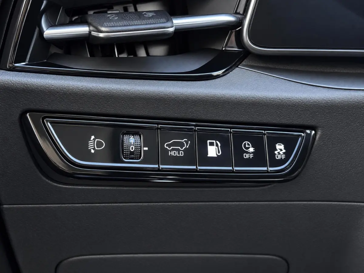 1.6 GDi PHEV DynamicLine |Camera |Elektr. stoel |Keyless |ACC