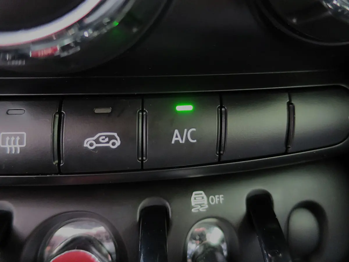 1.5 Salt F56 met Navi, BT, Apple Carplay, Park.ass en 17"