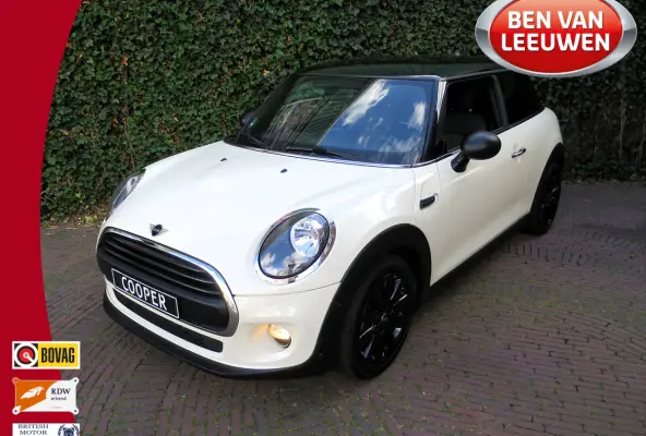 1.5 Salt F56 met Navi, BT, Apple Carplay, Park.ass en 17"