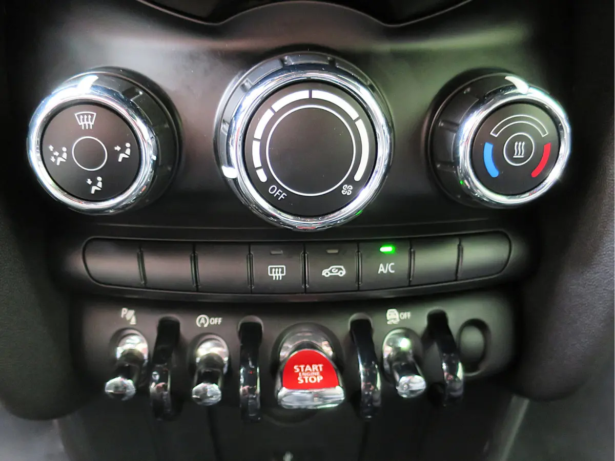 1.5 Salt F56 met Navi, BT, Apple Carplay, Park.ass en 17"