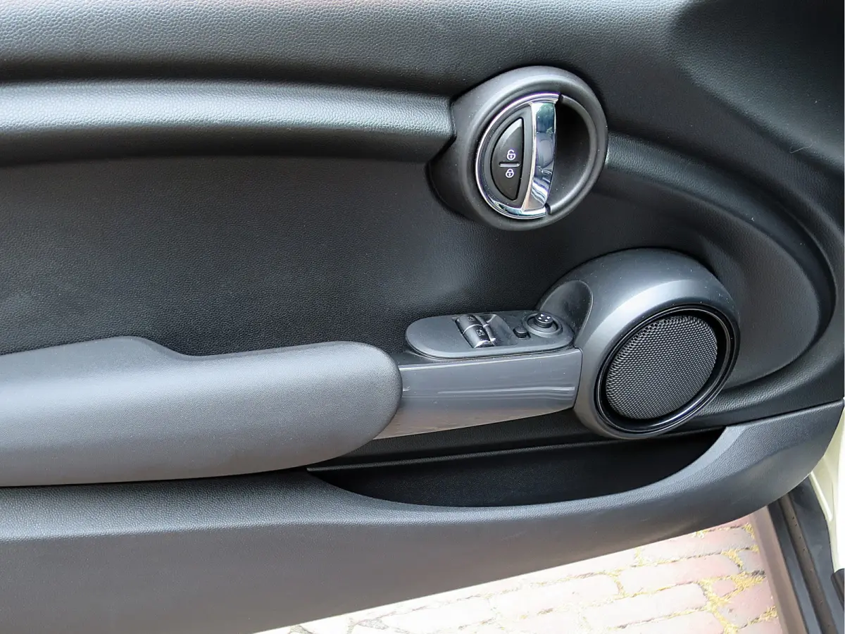 1.5 Salt F56 met Navi, BT, Apple Carplay, Park.ass en 17"