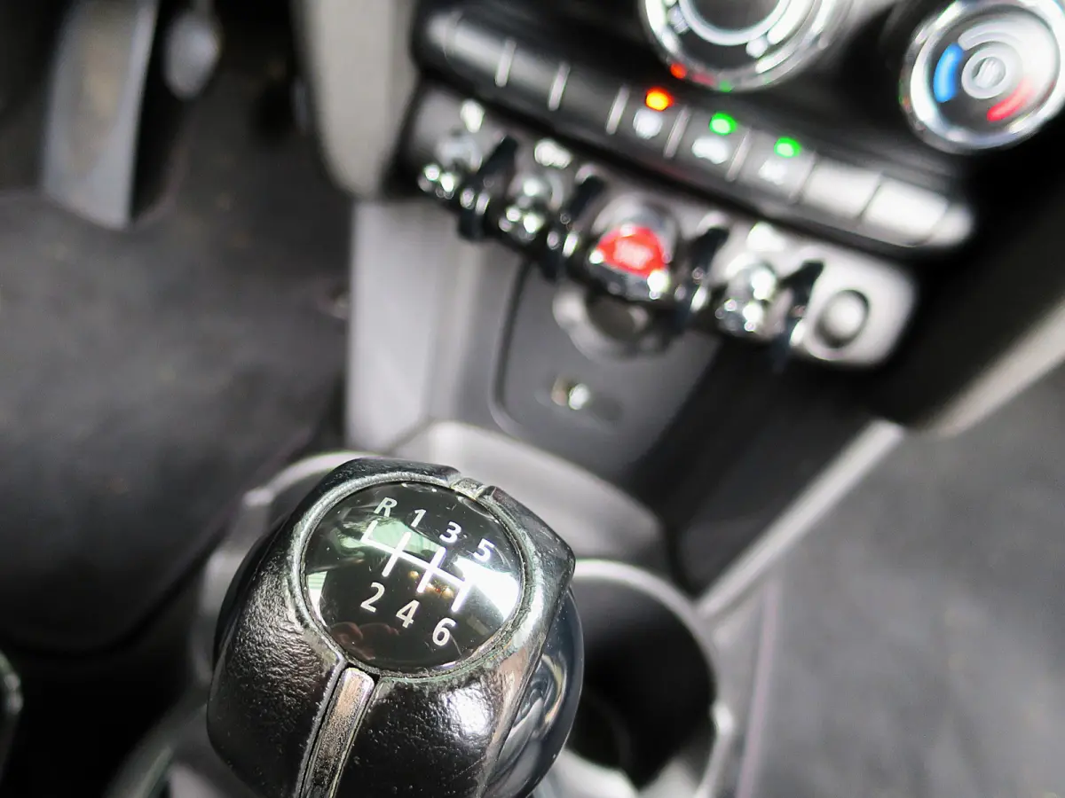 1.5 Salt F56 met Navi, BT, Apple Carplay, Park.ass en 17"