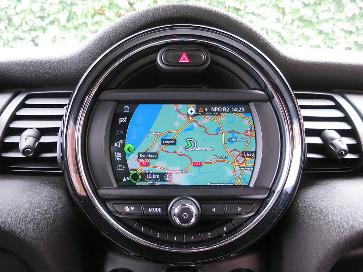1.5 Salt F56 met Navi, BT, Apple Carplay, Park.ass en 17"